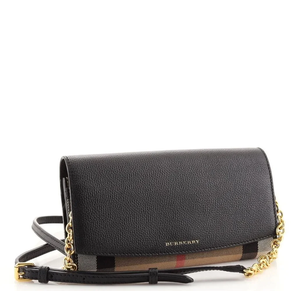 Brand new / tags Burberry Henley Wallet on Chain Leather with House Check Canvas